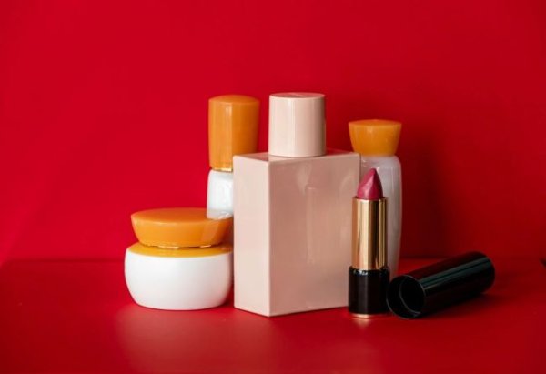 大业证券 自然堂，不进则退